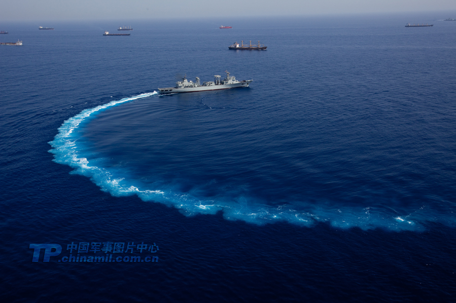 中国海军最新动态，小巷深处的蔚蓝力量与美食魅力