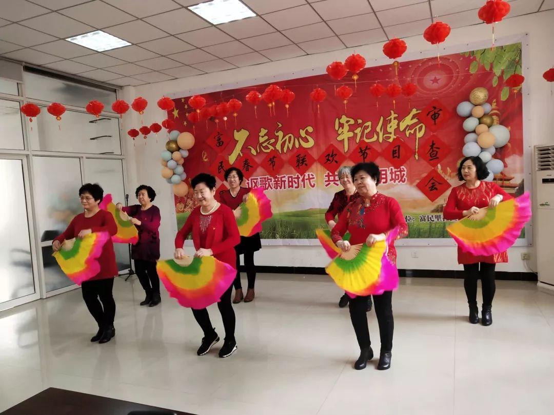 朗诵比赛精彩瞬间回顾，赛场风采与朗诵艺术简讯