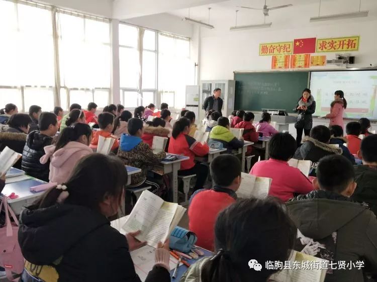 小学生集体朗诵比赛精彩瞬间与感人篇章展示
