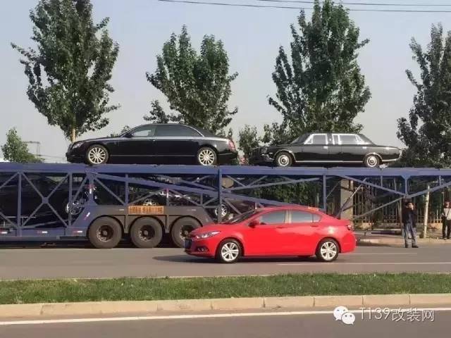 边三轮比赛的高科技盛宴，速度与激情的极致体验
