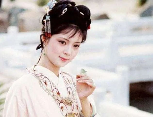 揭秘林黛玉扮演者与小巷深处神秘小店的奇缘